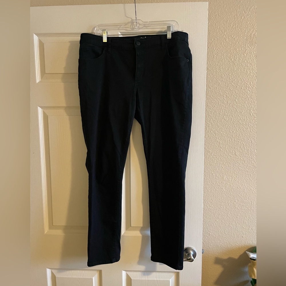 Like new Universal thread size 16 jeans